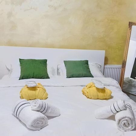 Apartamento Cozy Penthouse In A New Business Building In City Center. Free Private Parking Cluj-Napoca Exterior foto