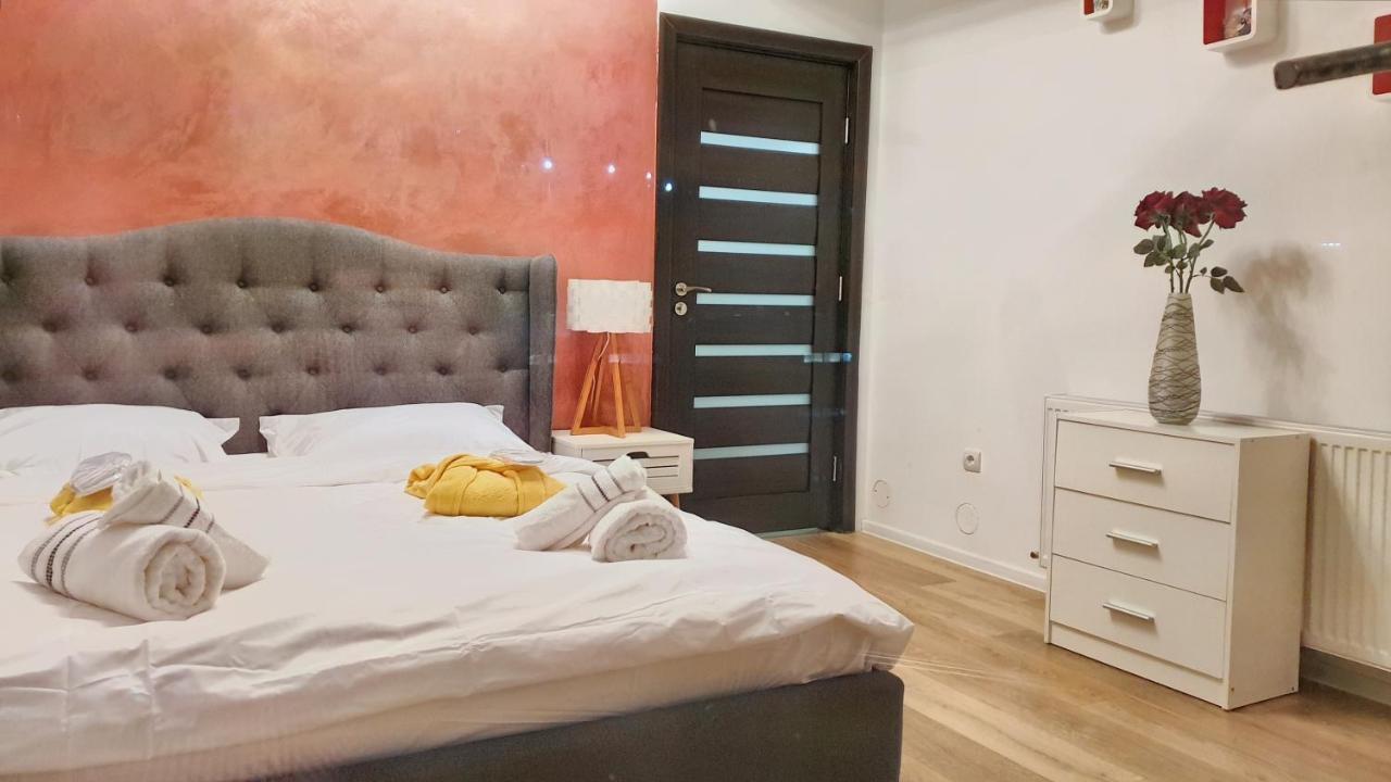 Apartamento Cozy Penthouse In A New Business Building In City Center. Free Private Parking Cluj-Napoca Exterior foto