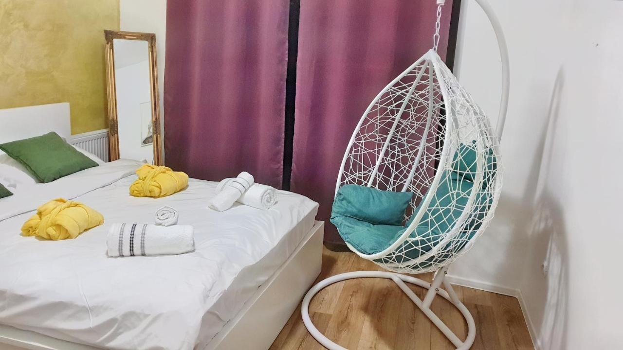 Apartamento Cozy Penthouse In A New Business Building In City Center. Free Private Parking Cluj-Napoca Exterior foto