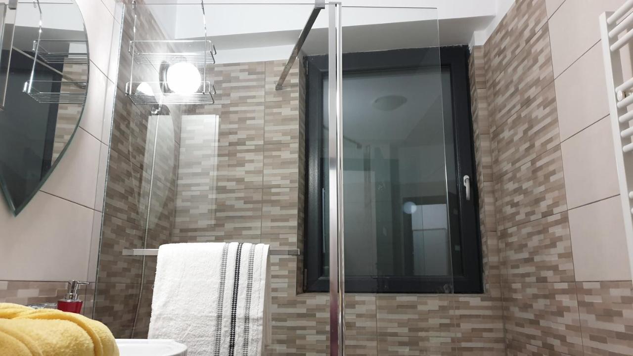 Apartamento Cozy Penthouse In A New Business Building In City Center. Free Private Parking Cluj-Napoca Exterior foto